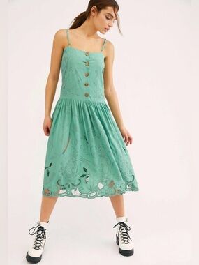 Free People Women’s Georgie Green Eyelet Midi Dress Size Large MSRP: $198